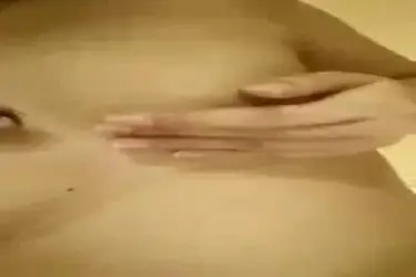 Cam Amoy Sedih Punya Toket Kecil
