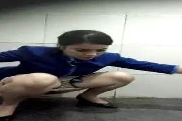 Dokumentasi Rara Tiktoker Cantik Goyang Atas Kasur