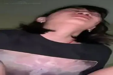 Gadis Cantik Pasrah Goyang Kasur Mantap Crot