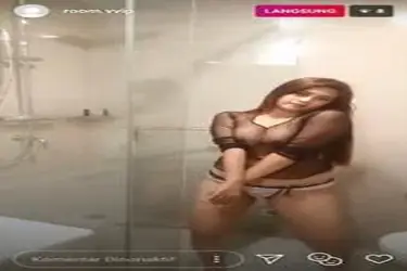 Gadis Semok Cantik Pasrah Goyang Kasur Bareng Teman
