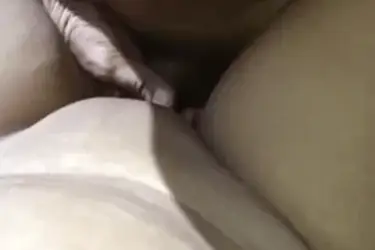 Tante Muda Semok Cantik Pasrah Goyang Kasur